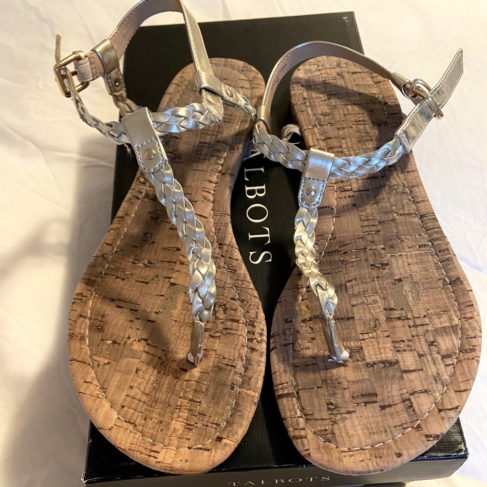 Talbots ‘Cricket’ T-Strap Metallic Sandal, Platino